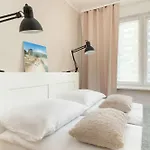 W Gdyni Z Ogrodkiem I 2 Sypialniami By Renters Gdynia