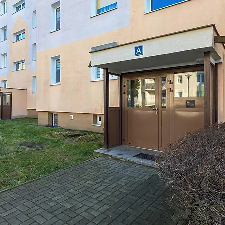 Apartament W Gdyni Z Ogrodkiem I 2 Sypialniami By Renters *