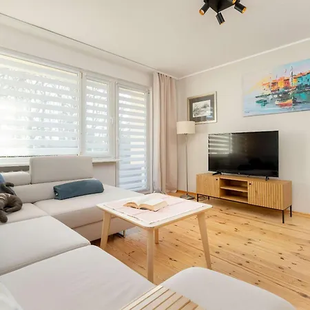 W Gdyni Z Ogrodkiem I 2 Sypialniami By Rent Like