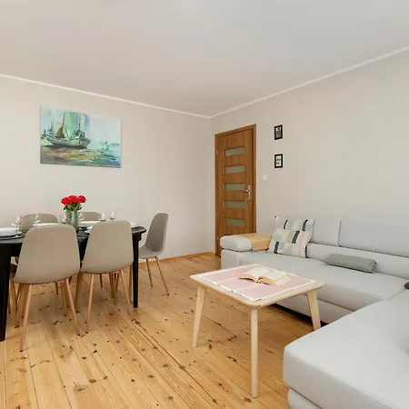 W Gdyni Z Ogrodkiem I 2 Sypialniami By Rent Like