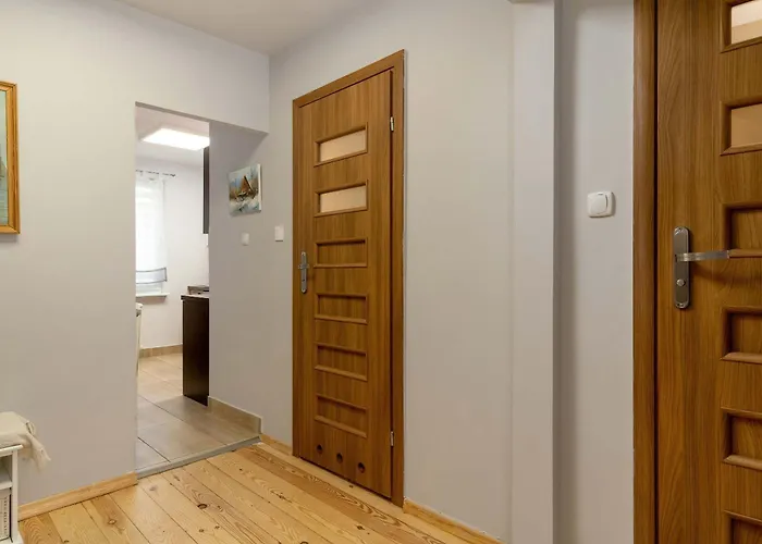 W Gdyni Z Ogrodkiem I 2 Sypialniami By Renters *