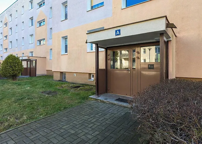 Apartament W Gdyni Z Ogrodkiem I 2 Sypialniami By Renters *