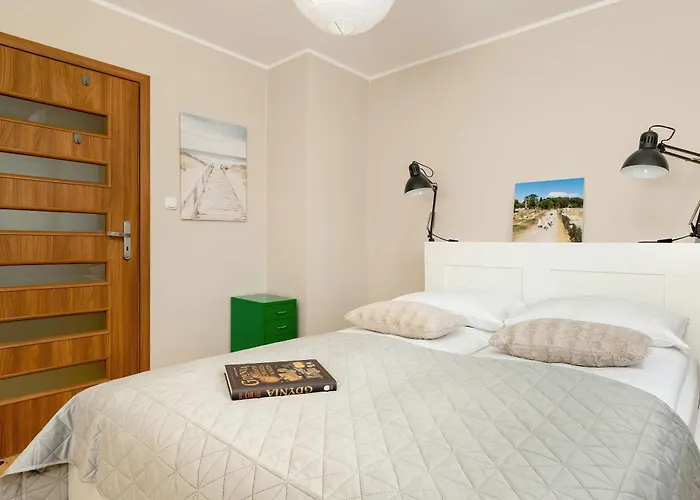 W Gdyni Z Ogrodkiem I 2 Sypialniami By Renters Apartament