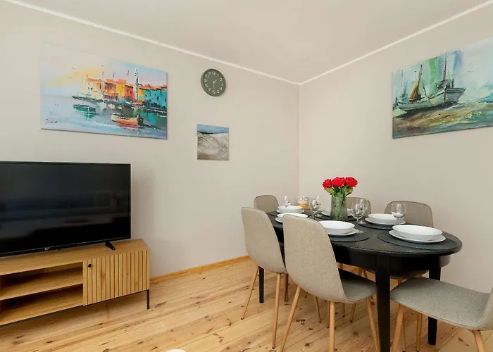 W Gdyni Z Ogrodkiem I 2 Sypialniami By Renters *