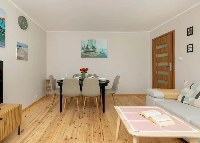 Apartament W Gdyni Z Ogrodkiem I 2 Sypialniami By Renters Gdynia