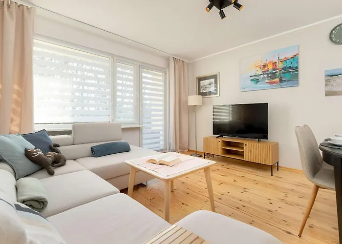 W Gdyni Z Ogrodkiem I 2 Sypialniami By Renters