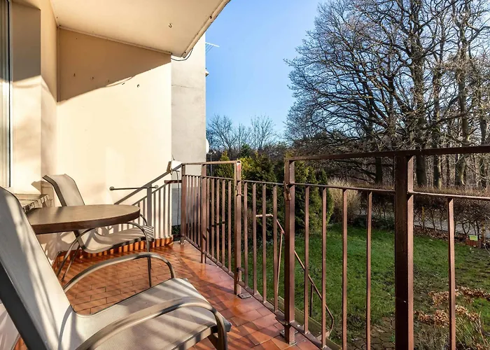 W Gdyni Z Ogrodkiem I 2 Sypialniami By Renters *