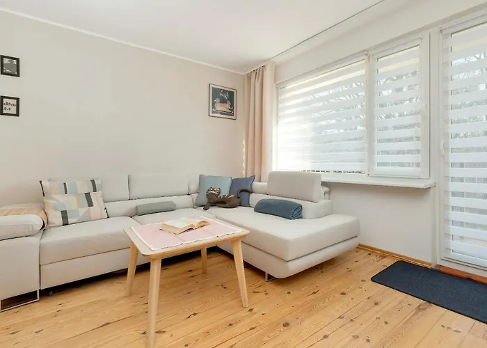 W Gdyni Z Ogrodkiem I 2 Sypialniami By Renters Gdynia